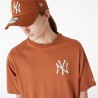 Herren Kurzarm-T-Shirt New Era LEAGUE ESSNTLS LC OS TEE NEYYAN 60435552 Braun (S)